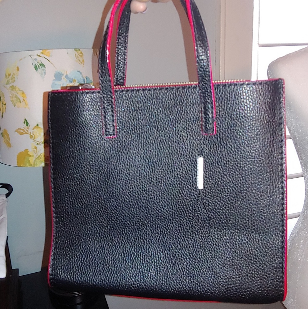SOLD!!! Marc Jacobs mini satchel - Picture 3 of 8